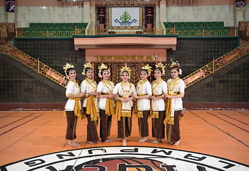  Bawakan “Jung Sarat”, Universitas Teknokrat Indonesia Juara Nasional Tari Tradisional di Universitas Brawijaya