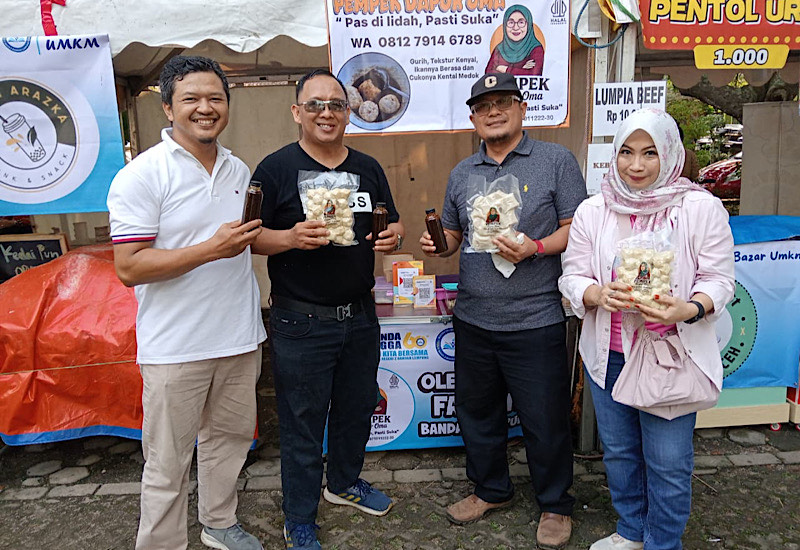  Anggota Komisi 4 Dewan Kota Dewi Mayang Suri Djausal Apresiasi Bazar UMKM Reuni Akbar SMAN 2 Bandar Lampung