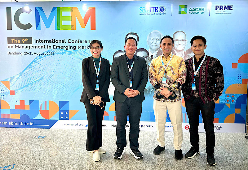  Wakil Rektor Universitas Teknokrat Indonesia Mahathir Muhammad Presentasi Parallel Session ICMEM 2025 SBM ITB Bandung