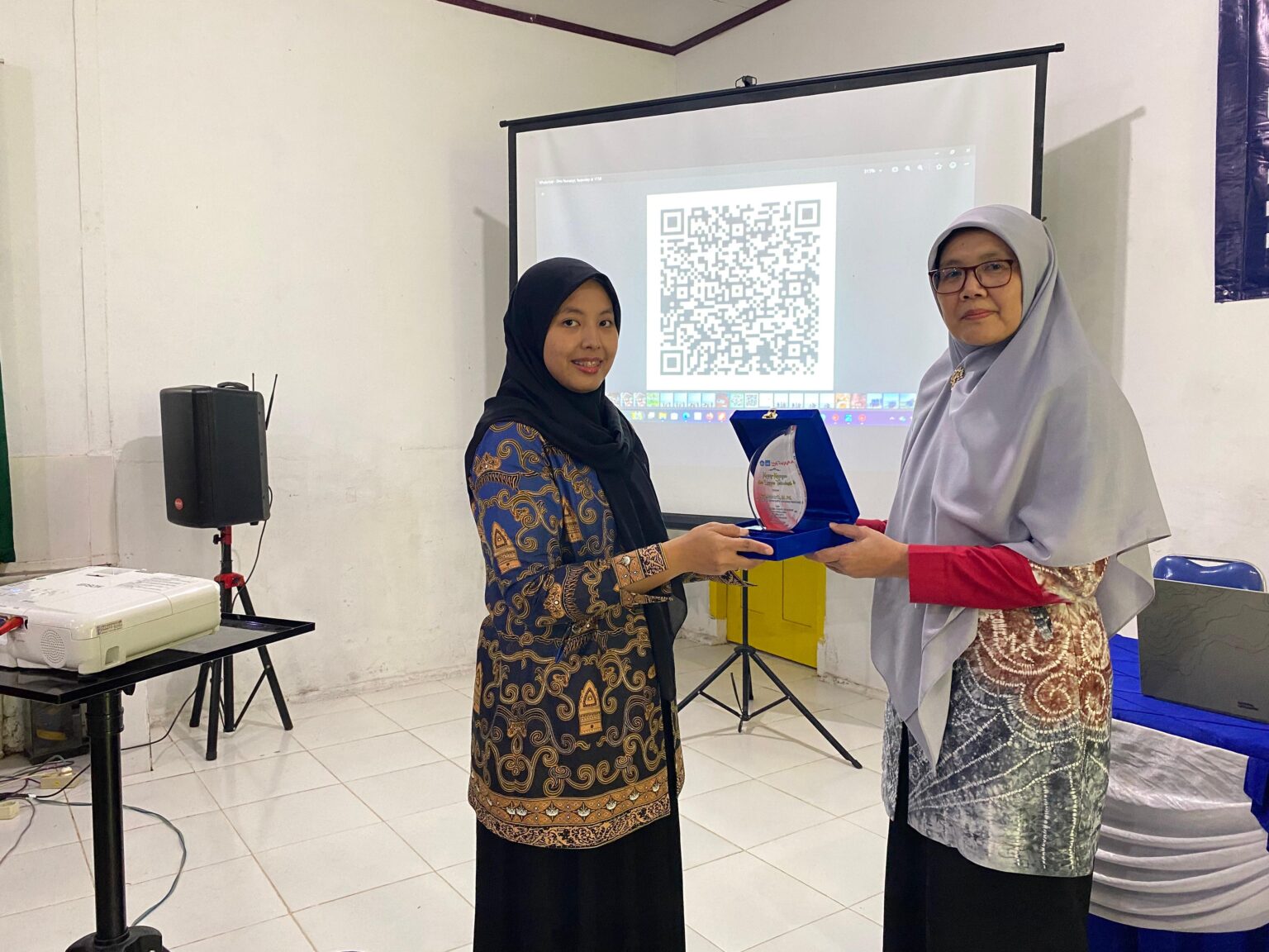 Dosen Matematika Fakultas MIPA Unila Pengabdian di SMAN 1 Liwa Lampung Barat