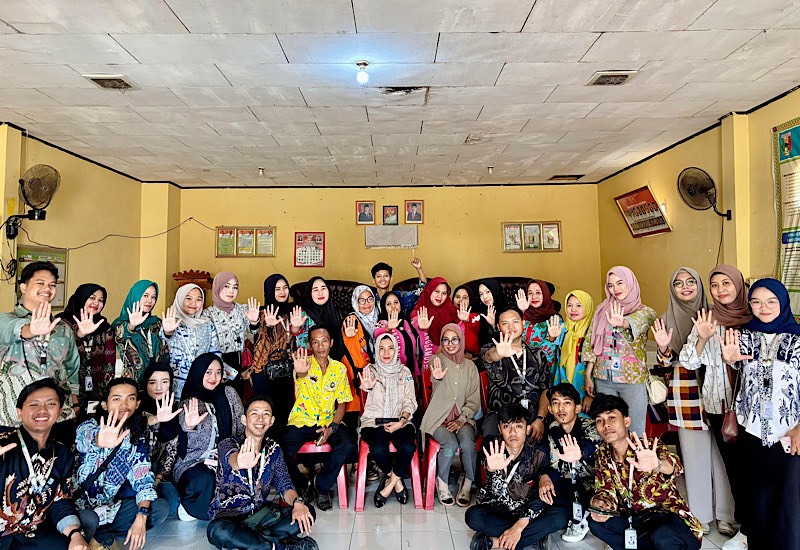  Mahasiswa Universitas Malahayati Sosialisasi Pencegahan Stunting Pekon Kuripan Limau Tanggamus