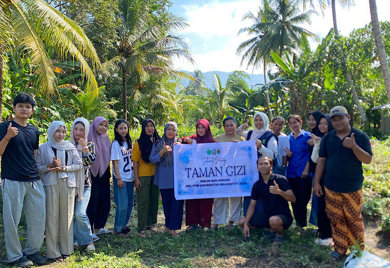 Mahasiswa KKL-PPM Universitas Malahayati Gandeng Warga Banjar Sari Wujudkan Taman Gizi Untuk Perbaikan Gizi Anak