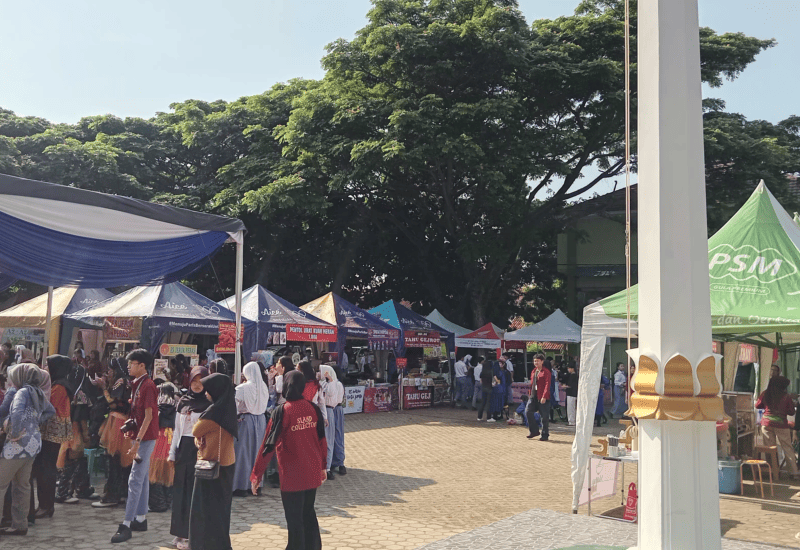 Bazar UMKM Meriahkan Smanda Olympic 2025 di Halaman SMAN 2 Bandar Lampung