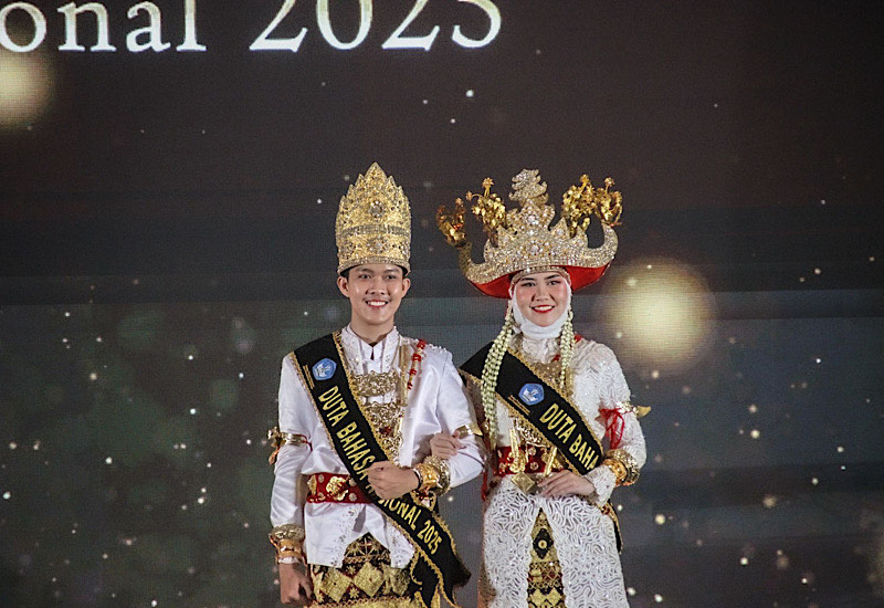  M Azra Lilam Putra dan Putri Ayu Lestari: Cerita Kesan, Tantangan, dan Harapan Duta Bahasa Nasional 2025