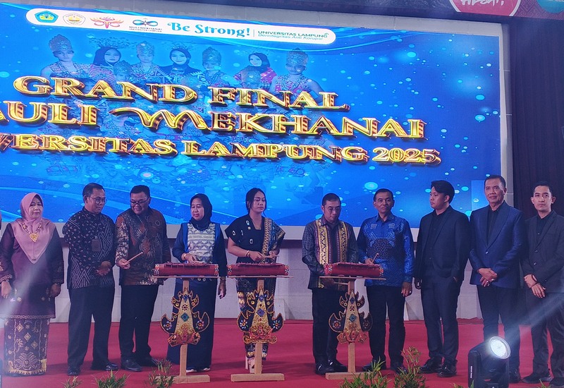  Grand Final Muli Mekhanai Unila 2025 Meriah, Utusan Khusus Presiden RI Bidang Pariwisata Zita Anjani Hadir