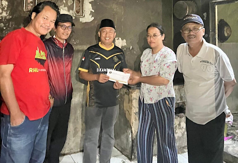  Sikambara Peduli Salurkan Bantuan untuk Korban Kebakaran di Way Dadi Baru