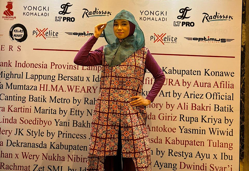  Model dan Duta Teknokrat Icha Bersyukur Sukses Tampil Lampung Fashion Tendance