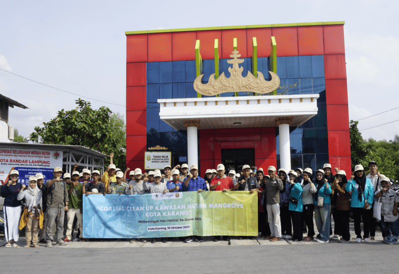  Mitra Bentala dan Kelurahan Kotakarang Libatkan Mahasiswa dan Warga Bersihkan Lingkungan dan Hutan Mangrove Kotakarang