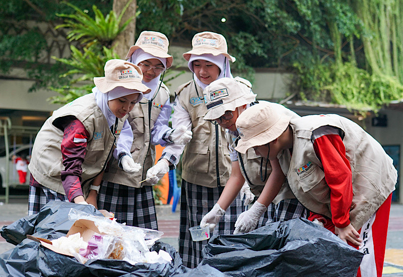  Sekolah Islam Az Zahra Lampung Pelopori Sekolah Peduli Sampah, Tanam 20 Ribuan Bibit Mangrove