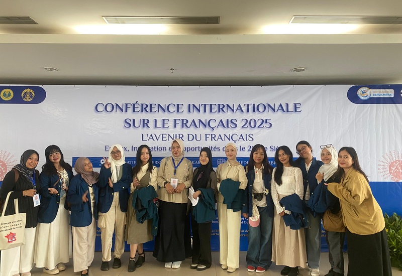  Pengalaman Alvina Zahra Mahasiswa Pendidikan Bahasa Prancis FKIP Unila Ikuti Conférence Internationale sur le Français