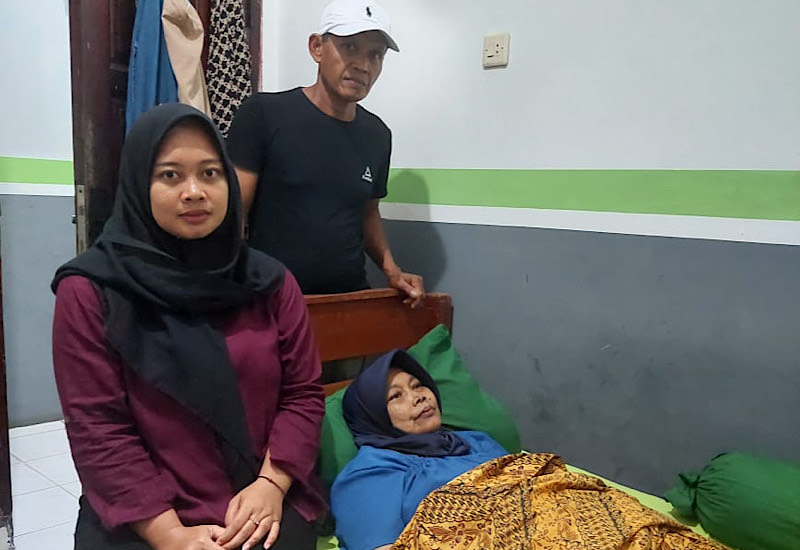  Rumah Singgah YBM PLN IZI Lampung Dampingi Perjuangan Sri Wati Lawan Kanker Payudara