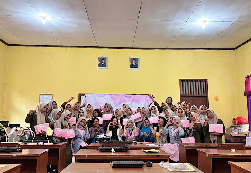  Siswi SMKN 1 Terbanggi Besar Lampung Tengah Ikuti Beauty Class