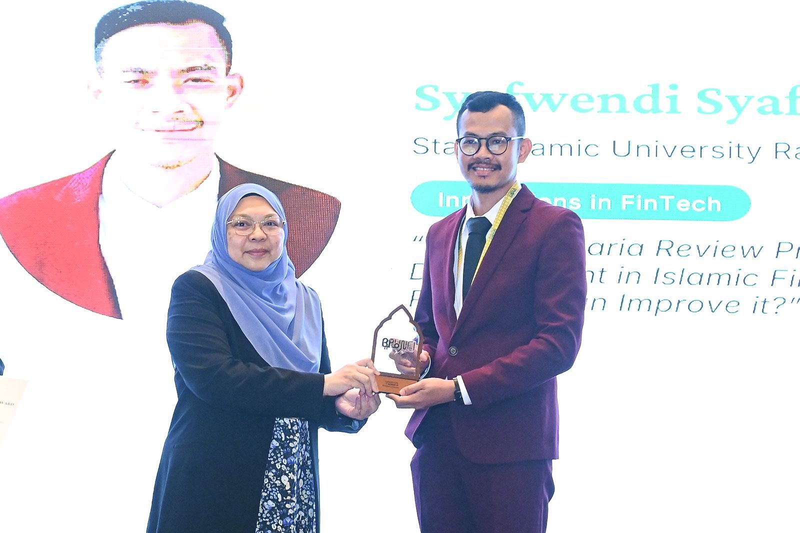 Dosen UIN Raden Intan Lampung Raih Juara 2 Best Paper di 2nd Brunei Darussalam Islamic Finance Symposium 2025