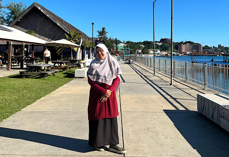  Dosen Pendidikan Bahasa dan Sastra Indonesia FKIP Unila Destiani Pengajar Tamu di Vanuatu