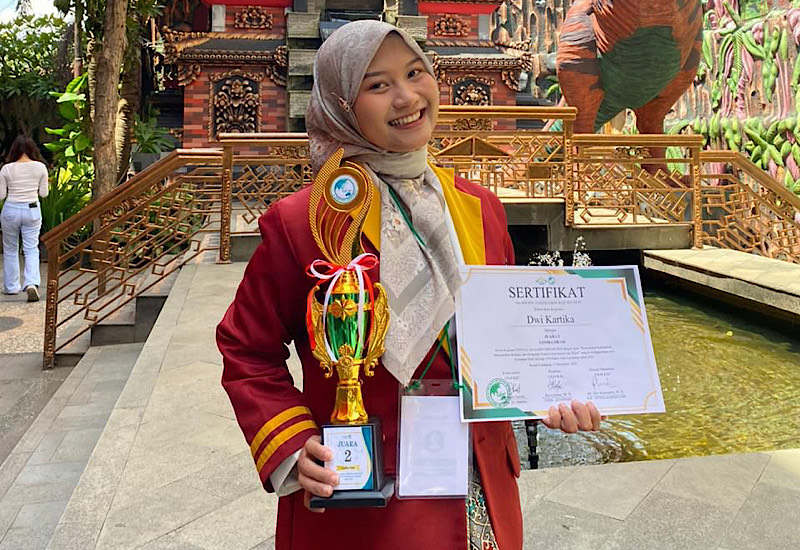  Tema Krisis Ekologi dan Piil Pesenggiri Bawa Dwi Kartika Mahasiswa Universitas Teknokrat Indonesia Juara Orasi Lingkungan Festival Earth Dream 2025