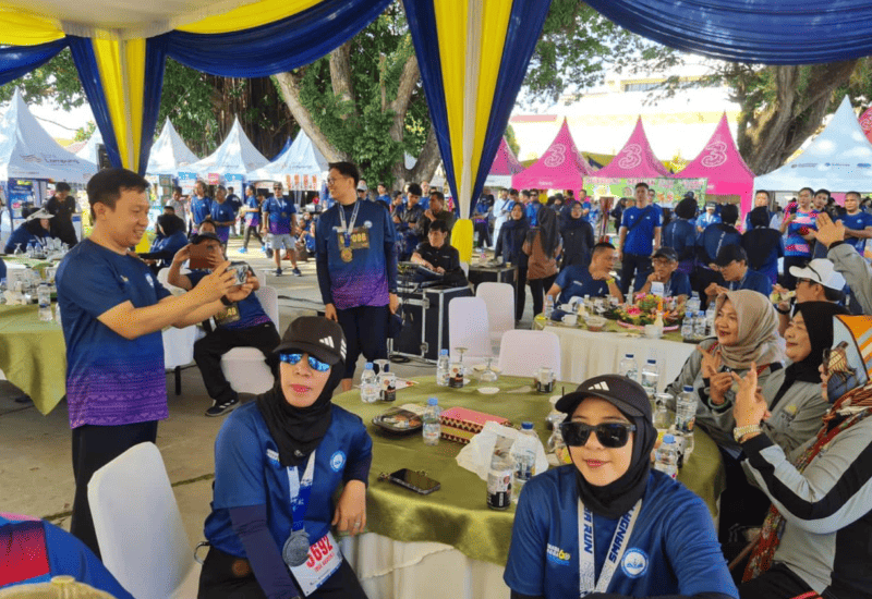  Sekdaprov Lampung Marindo Kurniawan Jadi Fotografer Dadakan di Smanda Run 2025