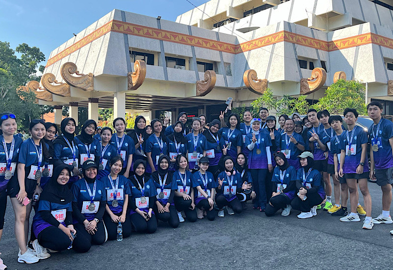  Puluhan Siswa SMAN 2 Bandar Lampung Ramaikan Smanda Run 2025, Kepala Sekolah Sevensari Ikut Serta