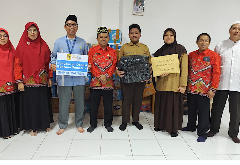  SMP Al Kautsar Titip Rp34,6 Juta ke Laznas Dewan Dakwah Lampung untuk Korban Bencana Sumatera