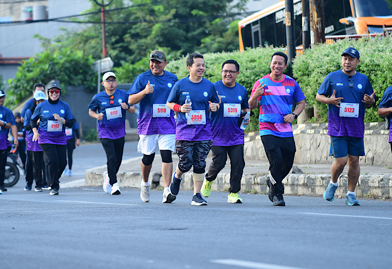  Bersama Ribuan Peserta Lain, Mahathir Muhammad Ikuti Fun Run 2025 HUT Ke-60 SMAN 2 Bandar Lampung