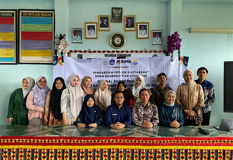 Universitas Teknokrat Indonesia Latih Guru SMA Muhammadiyah 1 Kotaagung Manfaatkan AI Pembuatan Perangkat Ajar Berbasis Pembelajaran Mendalam