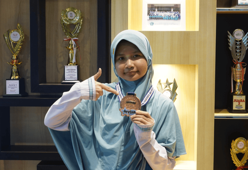  Farah Nur Azra Siswi SMP Islam Az-Zahra Riset untuk Layanan Tunarungu Rumah Sakit Advent Bandar Lampung