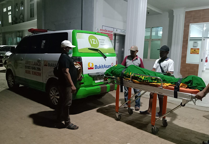  Ambulans IZI Lampung Antar Gratis Jenazah Warga Lampung Utara, Haslinda Yusuf Tegaskan Layanan Cuma-Cuma untuk Duafa