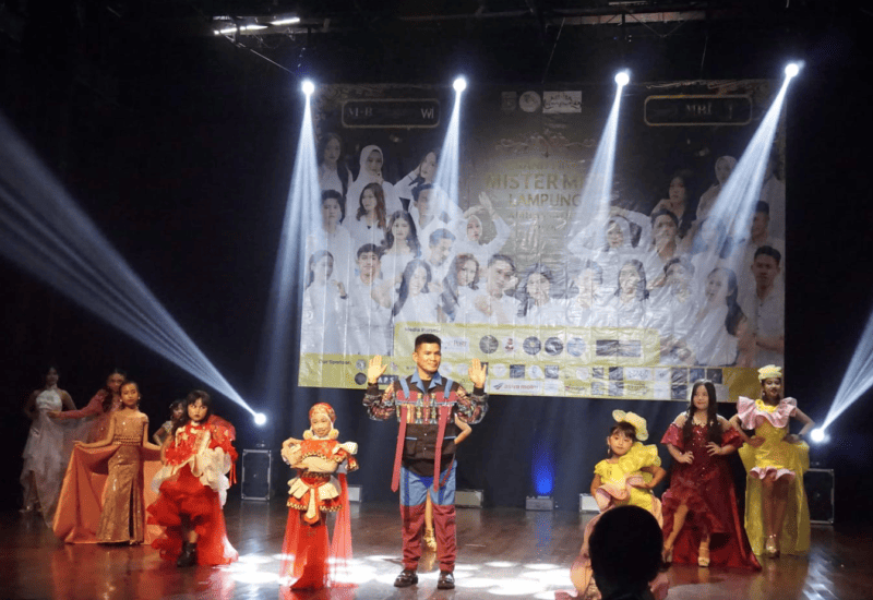  Tampil Percaya Diri, Model Cilik Indra Black Models Curi Perhatian Penonton