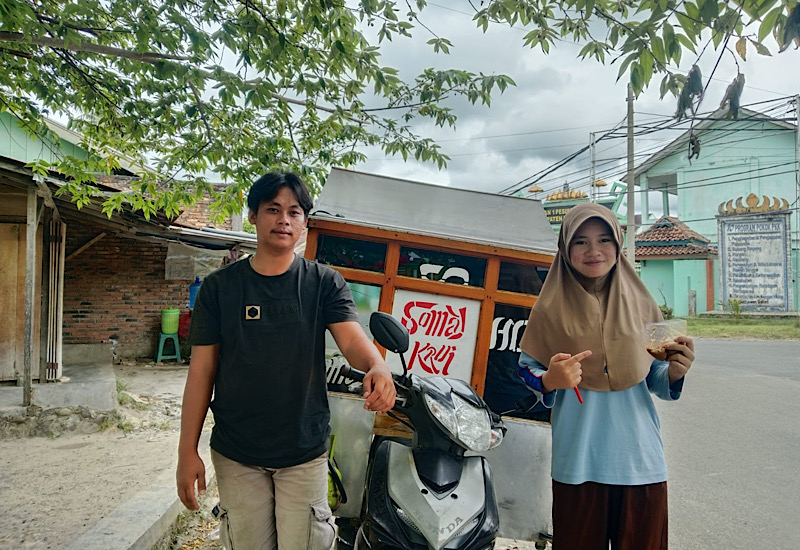  Dari Majalengka Jawa Barat, Isam Jualan Siomai di Krui demi Bantu Ekonomi Keluarga
