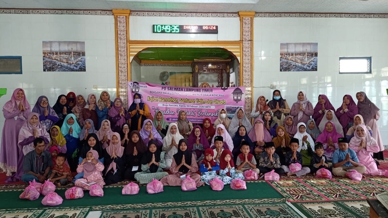  Salimah Lamtim Kajian Ramadan, Wiwin Feriyanti Ajak Jamaah Langitkan “Allohumma innaka ‘afuwwun tuhibbul ‘afwa fa’fu ‘annii”
