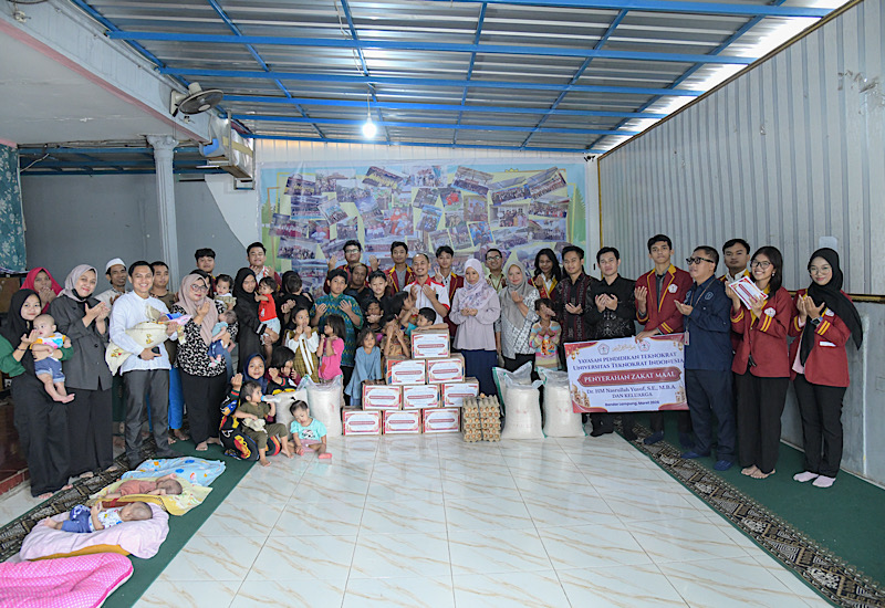  Universitas Teknokrat Indonesia Salurkan Zakat Mal ke Panti Asuhan Bussaina