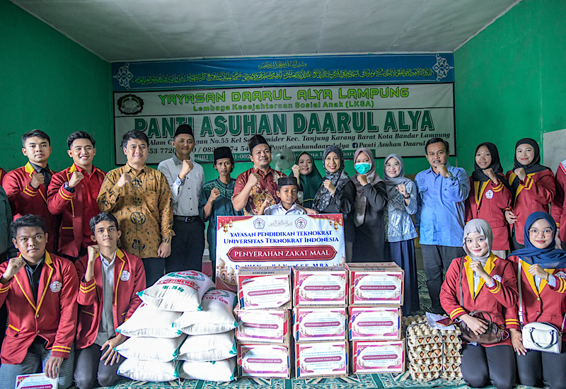  Universitas Teknokrat Indonesia Salurkan Zakat Mal ke Panti Asuhan Daarul Alya