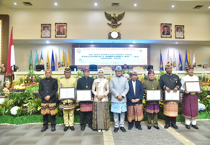  Ketua DPRD Lampung Ahmad Giri Akbar Pimpin Paripurna HUT Ke-62 Provinsi Lampung, Agenda Utama Penyerahan HAKI Desain Menara Siger