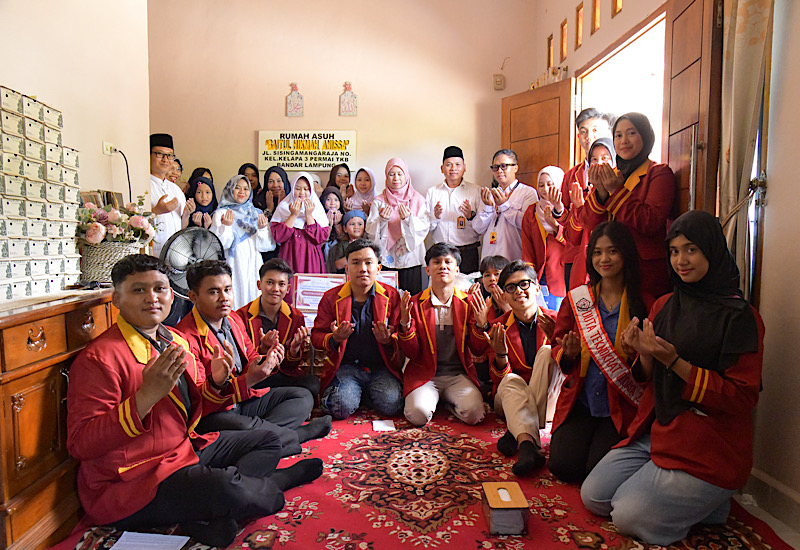  Universitas Teknokrat Indonesia Salurkan Zakat Mal ke Panti Asuhan Husni Dinar Abas