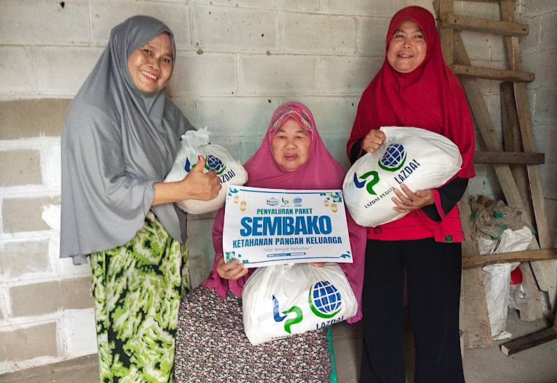  LAZDAI Bagikan Paket Sembako Ketahanan Pangan Keluarga