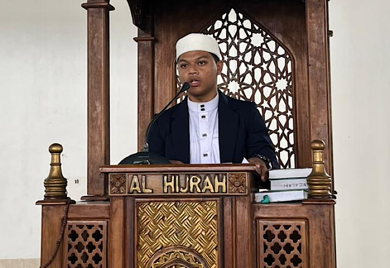  Mahasiswa Universitas Teknokrat Indonesia Khatib Jumat Masjid Al Hijrah Kota Baru, Tekankan Puasa Bukan Sekadar Menahan Lapar