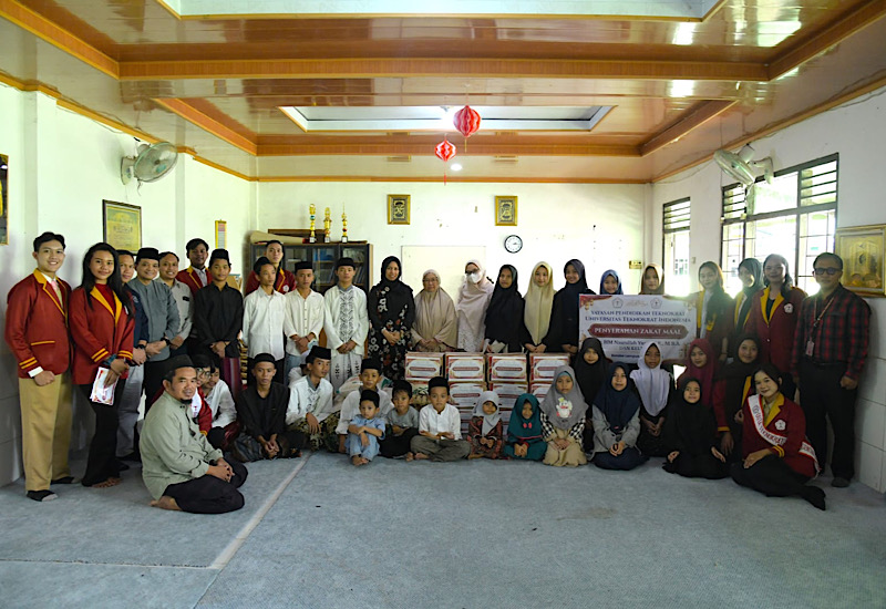  Universitas Teknokrat Indonesia Serahkan Zakat Mal ke Panti Asuhan Nurul Islam Pusat