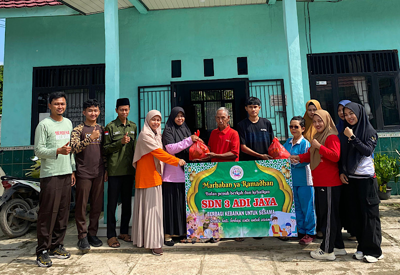 Pesantren Kilat, Siswa SDN 3 Adijaya Terbanggi Besar Salurkan Paket Sembako