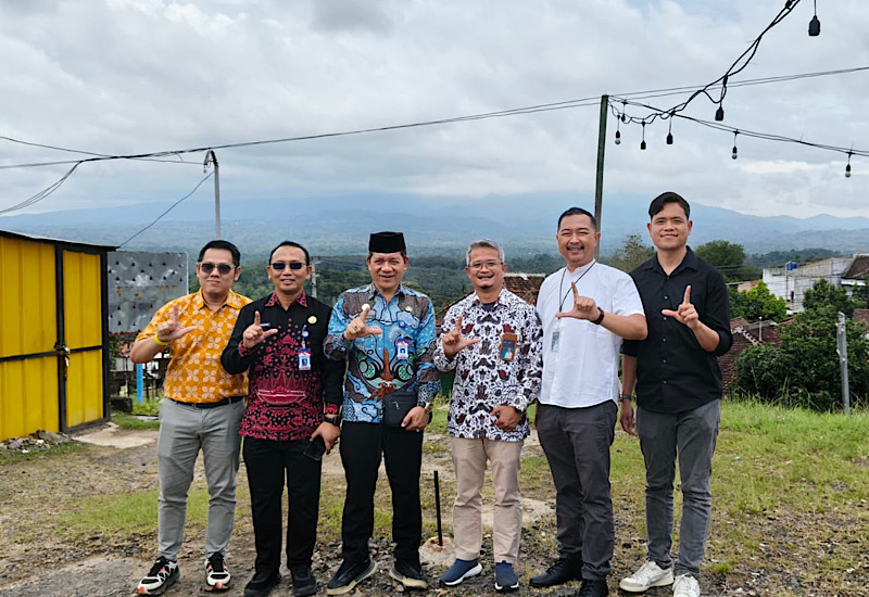 PLN Nusantara Power UP Bandar Lampung Salurkan Kendaraan Angkut Sampah untuk Kecamatan Bukit Kemuning Lampung Utara