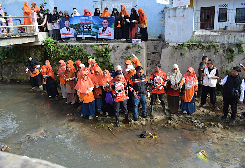  PKS Bandar Lampung Tebar Eco Enzyme dan Bersih Sungai Way Awi Tanjungkarang Pusat