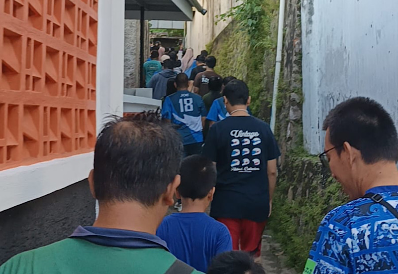  Jalan Sehat Perayaan Setahun Teman Joging (Tejo) Peserta Blusukan Masuk Gang dan Permukiman