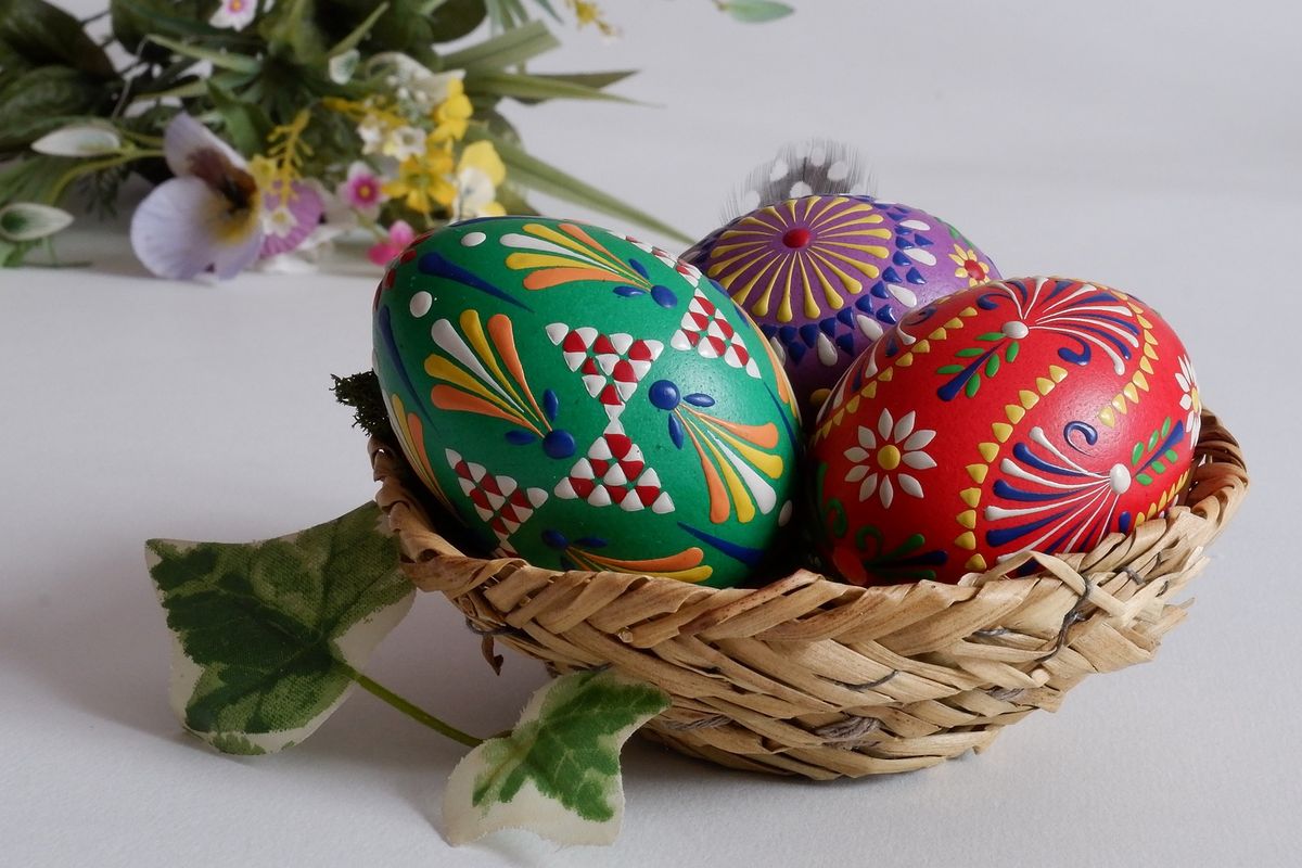  Dua Versi Perayaan Paskah di Prancis (Deux paques en France)