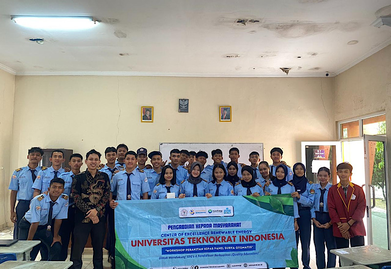  Dukung Pendidikan Berkualitas, Universitas Teknokrat Indonesia Workshop Panel Surya di SMAN Olahraga Metro