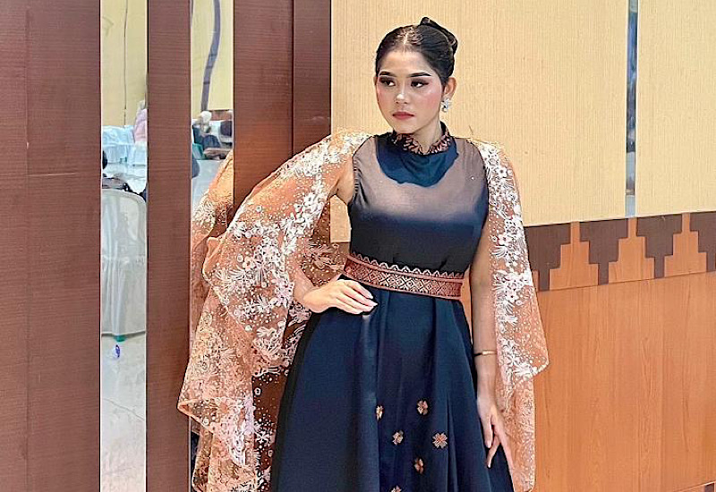 Mahasiswa Universitas Teknokrat Indonesia dan Miss Lampung Ambassador 2026 Dedek Indah Sari Tampil Memukau di Say Waway