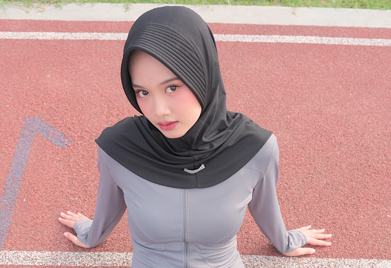 Gaya Sporty Hijab Dhealiza Permana di PKOR Lampung, Inspirasi Sehat dan Modis!