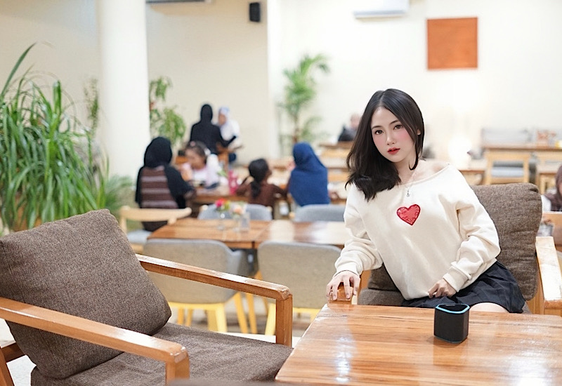  Model Lampung Finalis Mister Miss Lampung 2026 Diyah Astuti Jalani Sesi Foto “Me-Time” Estetik di Laidback Cafe
