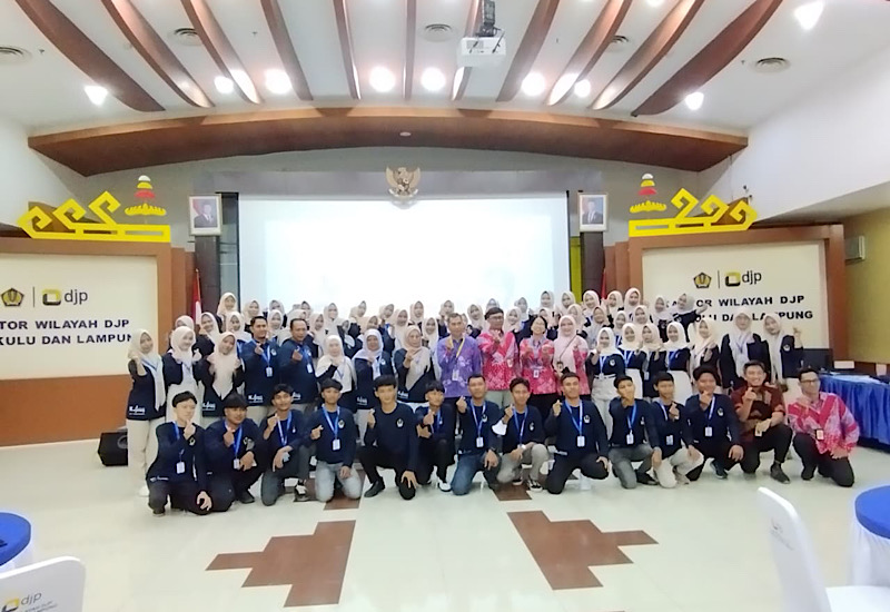 156 Siswa Kelas XI SMKN 1 Terbanggi Besar Ikuti Kunjungan Industri ke Bandar Lampung
