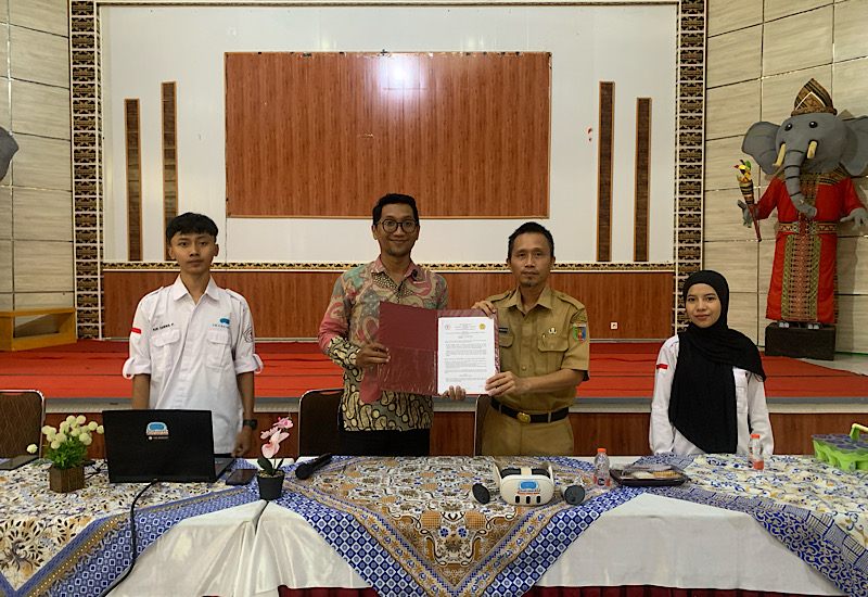  Komitmen Kembangkan Kompetensi Digital Pelajar, CoE Metaverse Universitas Teknokrat Indonesia Gelar AI for Metaverse Creation di SMKN 2 Bandar Lampung