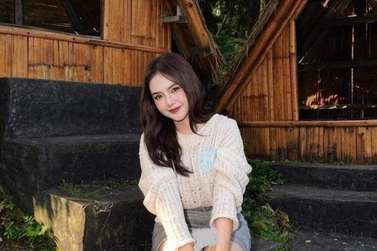  Cantik Enggak Ribet! Rahasia Outfit Effortless dan Rapi ala Model Lampung Carissa Putri Zivara