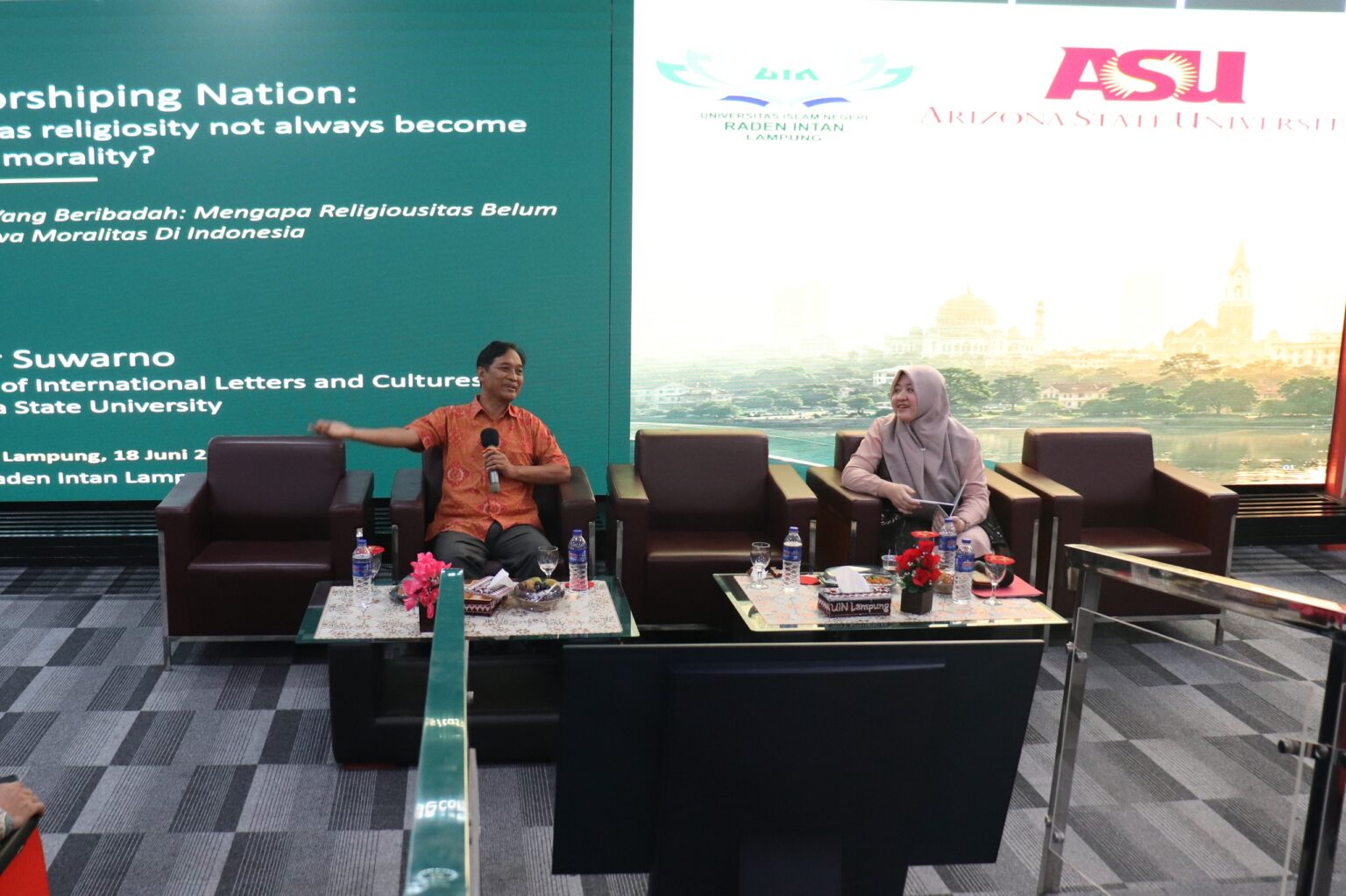  UIN Raden Intan Lampung Gelar Guest Lecture, Associate Professor School of International Letters and Cultures Arizona State University Peter Suwarno Narasumber