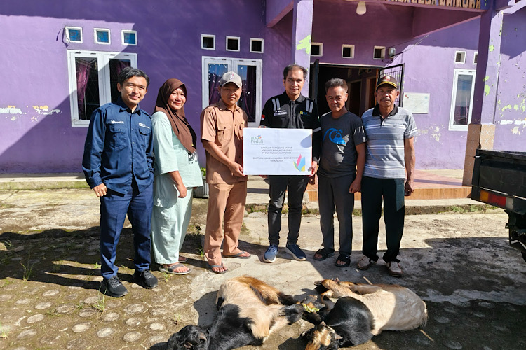  PLN NP UP Bandar Lampung PLTA Besai Salurkan 100 Paket Sembako dan Hewan Kurban untuk Masyarakat Desa Dwikora
